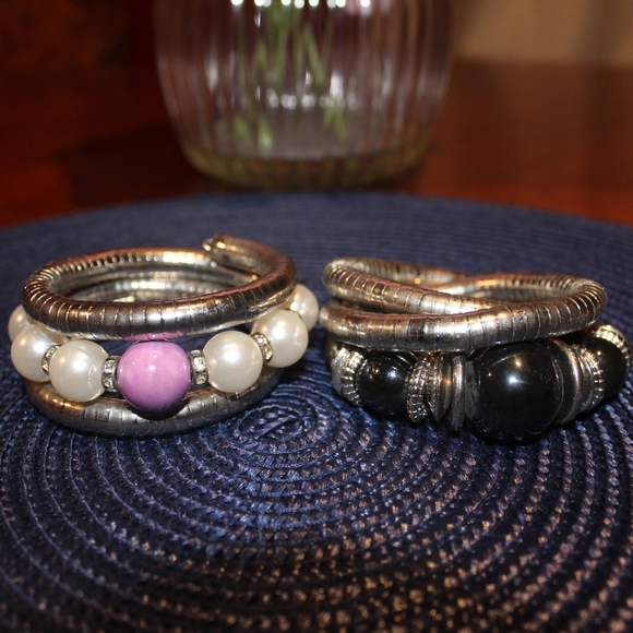 Bundle of 2 Bracelets and 2 Sets of Earrings - Picture 2 of 3